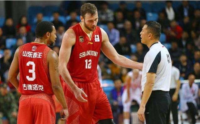 男篮外援爆料视频回放最新,视频回放揭示赛场幕后真相  第1张